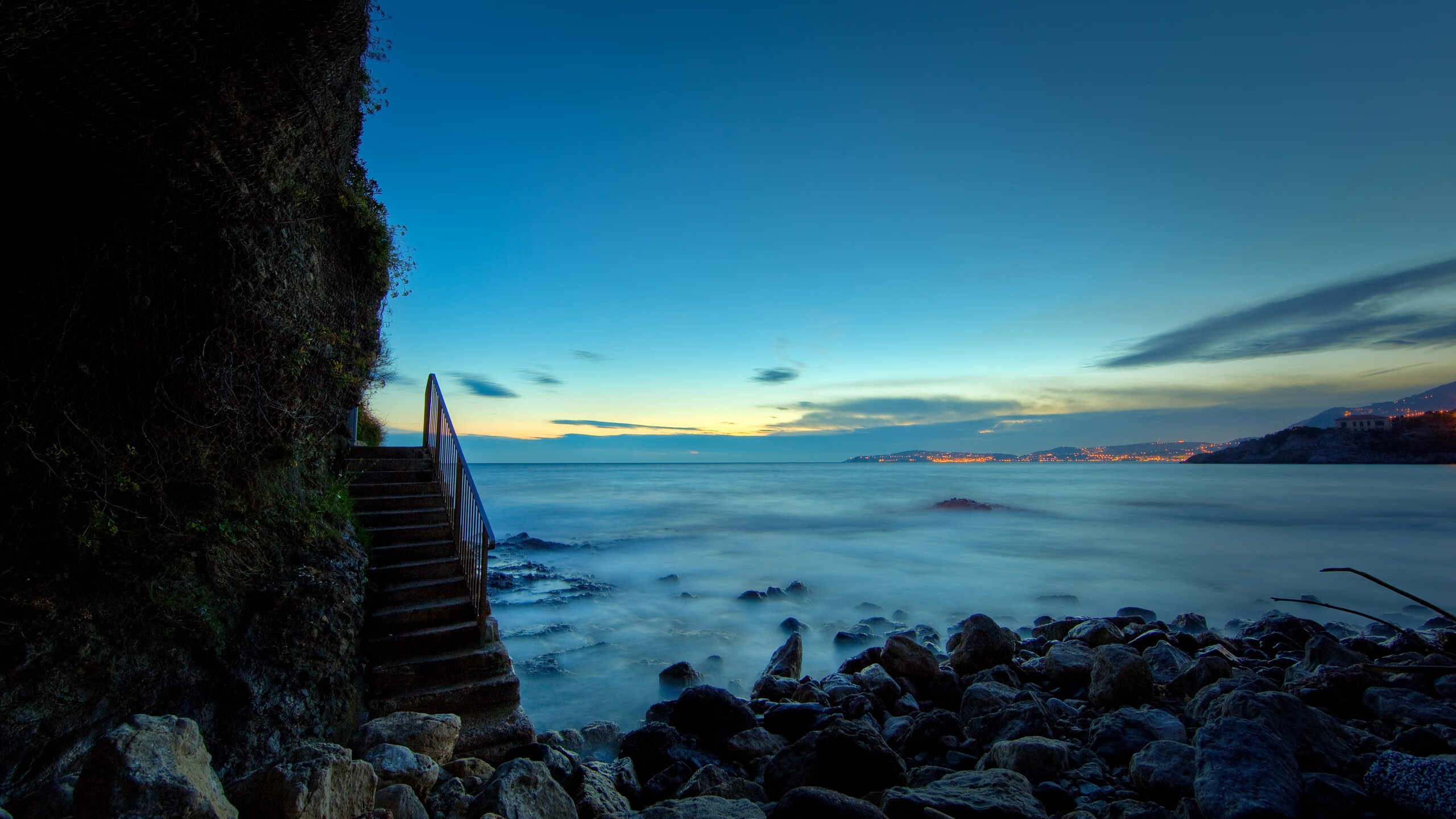 开云体育俱乐部官网-国王球员在沙漠训练营苦练防守，主帅力挺其转型，沙漠里的国王  第1张